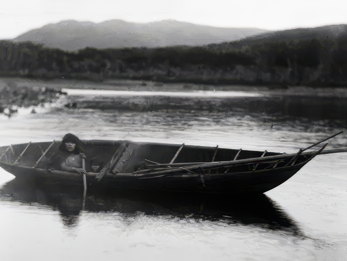 Canoa en los canales australes