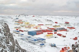 El ejemplo de sacrificio y civilidad de votar en la Antártica y Puerto Williams