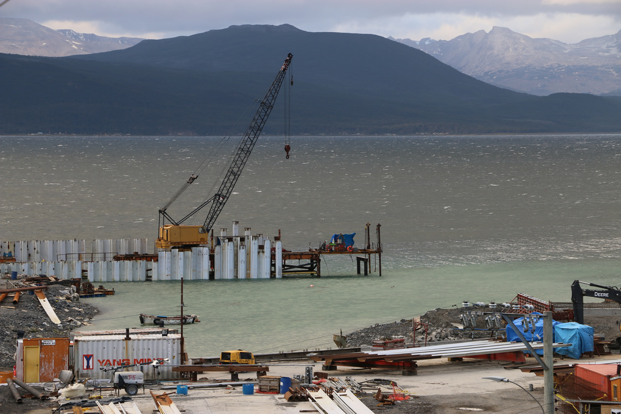 Puerto Williams: detectan contaminación ambiental en construcción de caleta