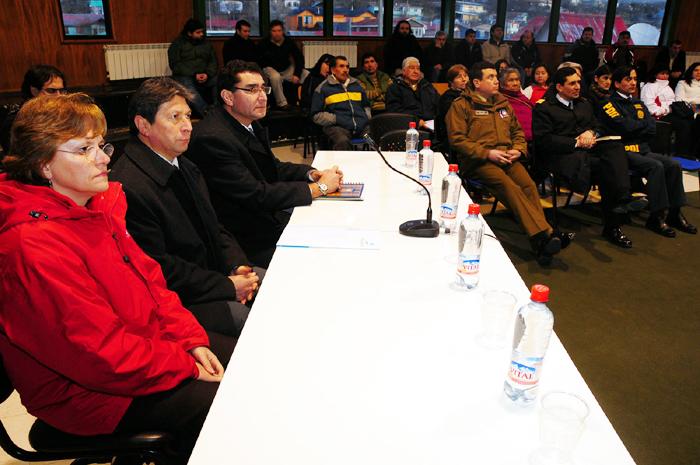 ABIERTO DIÁLOGO DE INTENDENTA KUSANOVIC EN PUERTO WILLIAMS