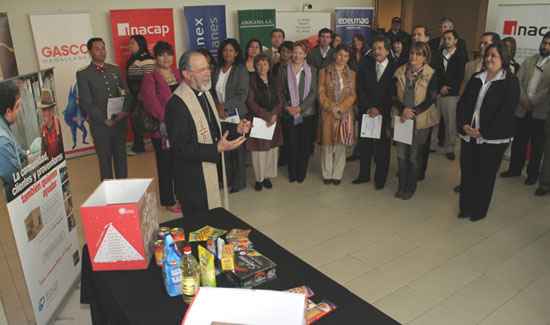 Con la bendición simbólica de las cajas, comienza cierre de campaña Misión Noche Buena 2010