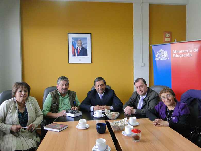 Para analizar los problemas del sector en la región, se reunieron el seremi de Educación y la Directiva regional del Colegio de Profesores.