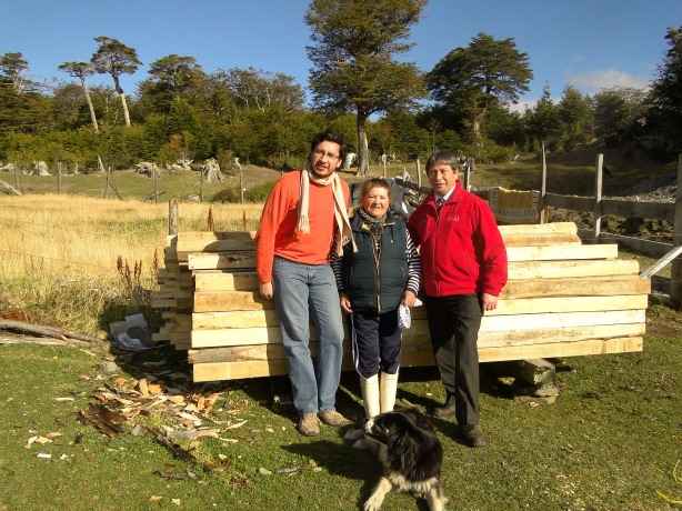 Indap entrega materiales de construcción a productora de Cabo de Hornos
