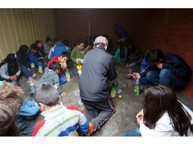 CLUB BEAGLE COMIENZA A CONFECCIONAR LADRILLOS ECOLÓGICOS PARA CERCAR SU SEDE