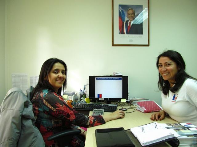 FUNCIONARIA DE CHILE ATIENDE EN PUERTO WILLIAMS ES CAPACITADA POR EL SERVIU