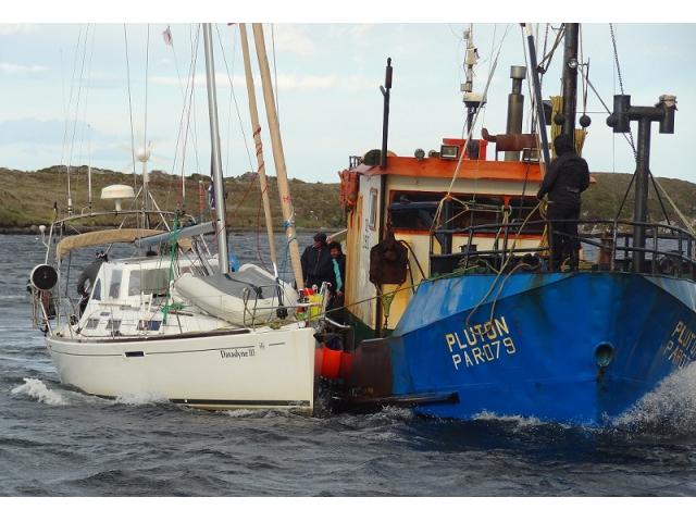 CAPITANÍA DE PUERTO DE PUERTO WILLIAMS EFECTÚO APOYO A YATISTA
