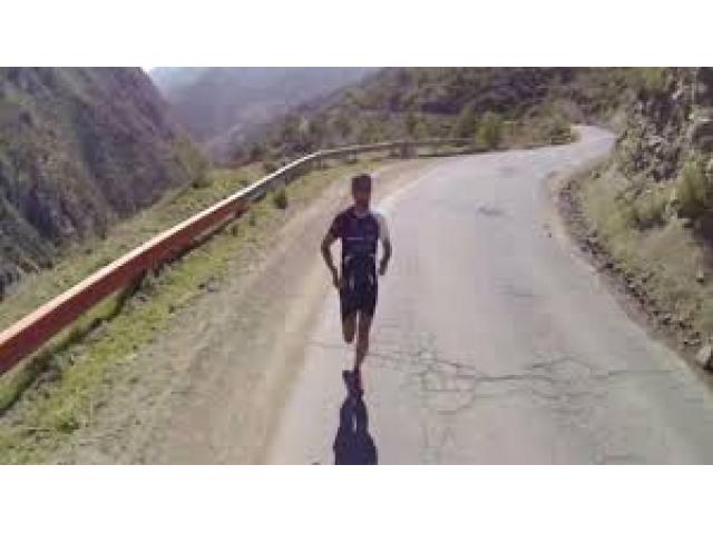 EL FORREST GUMP CHILENO ESTÁ EN PUERTO WILLIAMS Y SE PREPARA PARA LLEGAR A CABO DE HORNOS