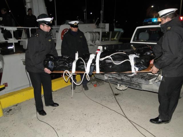 LANCHA HALLEF TRASLADÓ HACIA PUERTO WILLIAMS CUERPO SIN VIDA DE PESCADOR