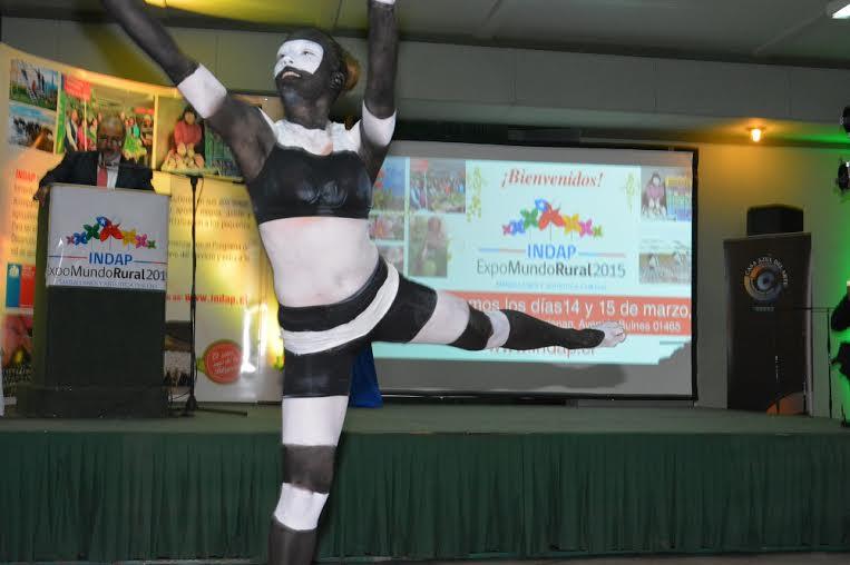 DANZA DEL HAIN Y MINUTO DE SILENCIO POR MUERTE DE EX INTENDENTE MARCARON INAUGURACIÓN DE LA EXPOMUNDORURAL