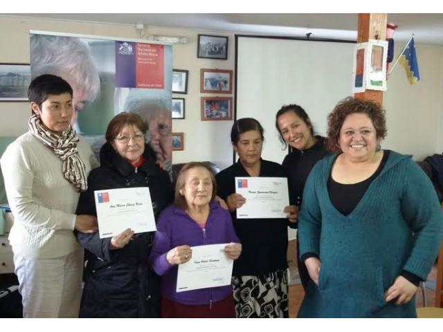 ADULTOS MAYORES DE PUERTO WILLIAMS PARTICIPARON DE CIERRE DE TALLER DE SENAMA