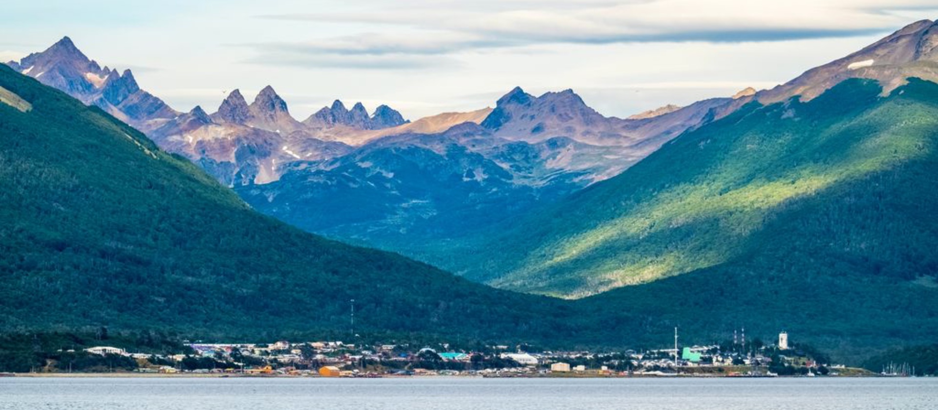 Puerto Williams, la ciudad más austral del mundo: senderos que cortan el aliento.