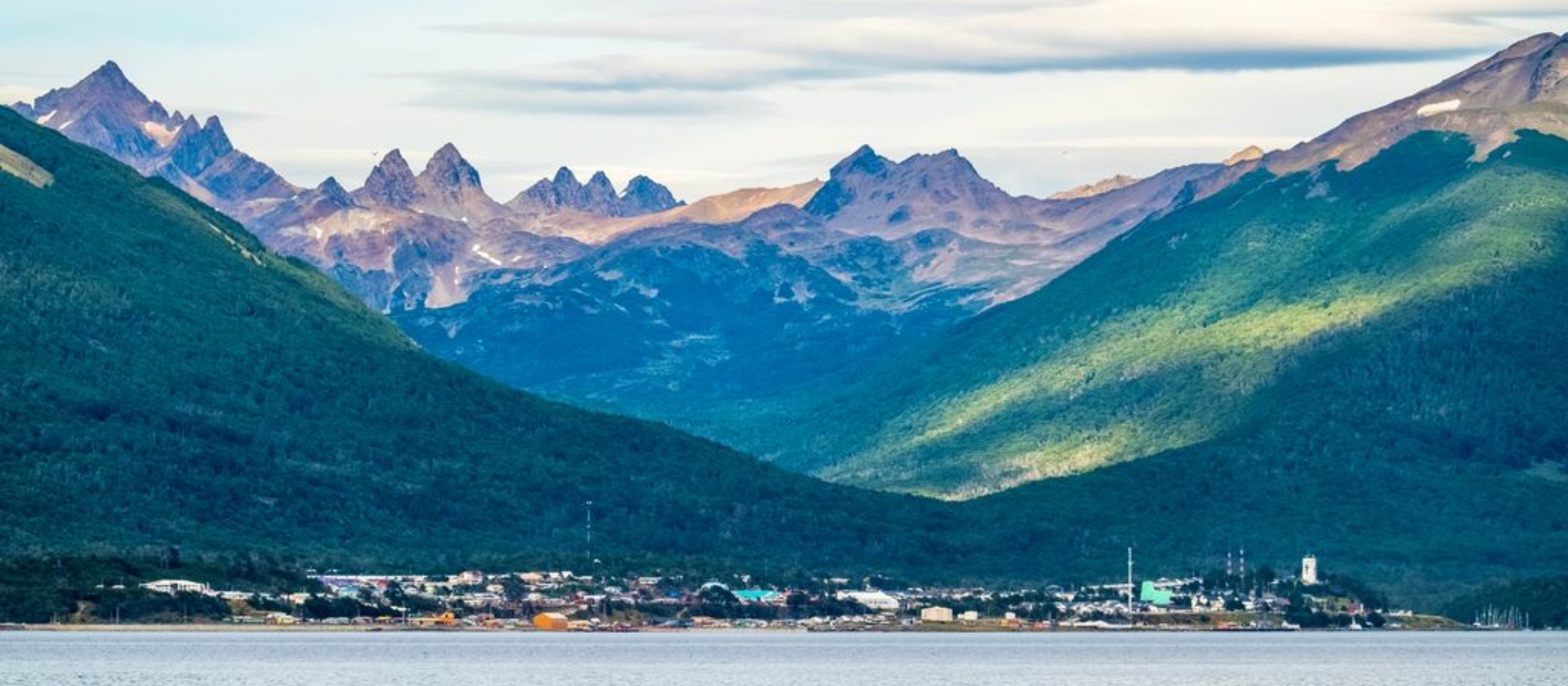 Puerto Williams, la ciudad más austral del mundo: senderos que cortan el aliento.