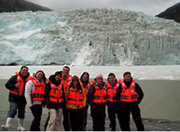 SERNATUR promociona provincia Antártica entre prensa brasileña