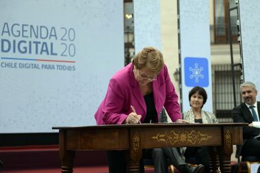 Tres miradas sobre la recién lanzada Agenda Digital del Gobierno de Bachelet