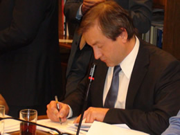 Diputado Marinovic solicita rebaja al Impuesto Específico de los combustibles