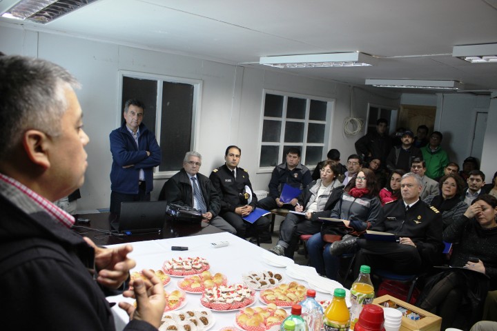 Obras Públicas se reunió con comunidad de Puerto Williams por proyecto de aeródromo