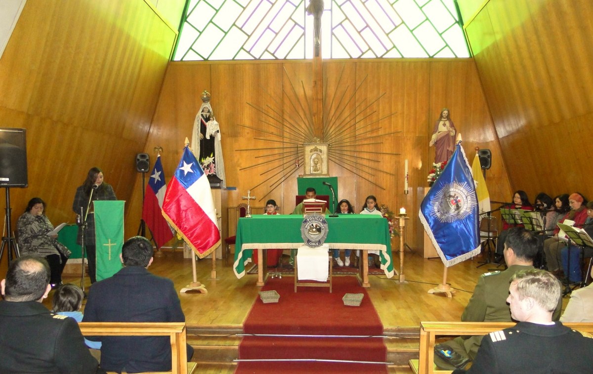 Gobernador de Antártica Chilena destaca labor de la PDI en sus 79 años de vida institucional
