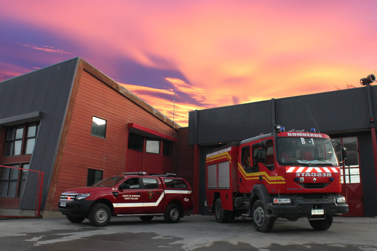 HOY VIERNES 30 DE JUNIO DE 2017 SE CELEBRA EL DÍA DEL BOMBERO EN CHILE