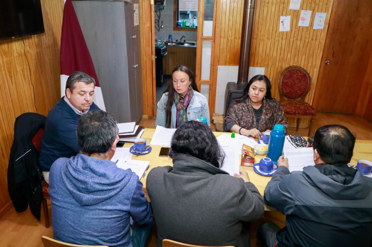 MUNICIPIO DE CABO DE HORNOS REALIZA HISTÓRICA SESIÓN DE CONCEJO EN SEDE DE COMUNIDAD YAGÁN