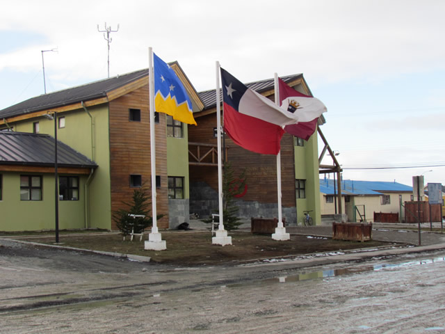 Fallo judicial ordena a municipalidad de Cabo de Hornos reparar sistema de calderas de Liceo de Puerto Williams