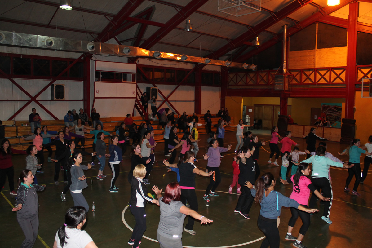 EL SÁBADO 24  SE REALIZARÁ UNA MASIVA ZUMBATÓN EN LA SALA DE USO MÚLTIPLE