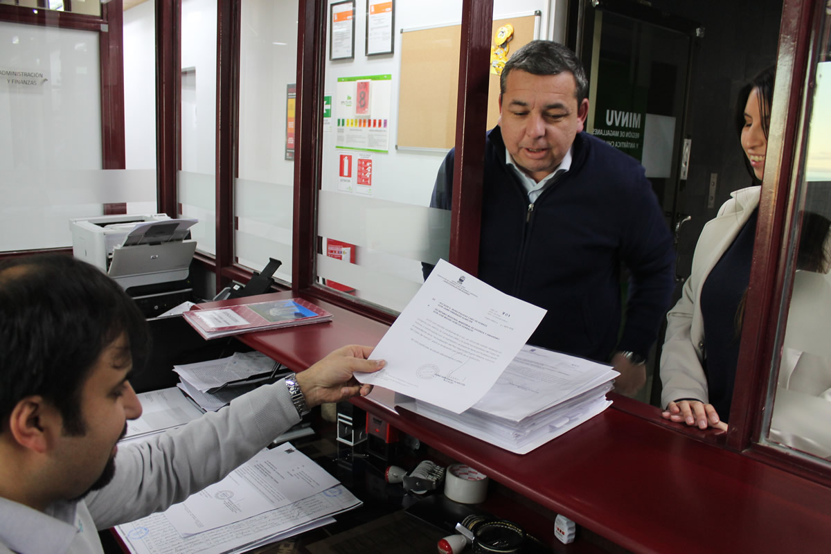 MUNICIPALIDAD DE CABO DE HORNOS OFICIALIZA ENTREGA DE PLAN REGULADOR Y POSTULA MEJORAMIENTO DE PLAZA O HIGGINS