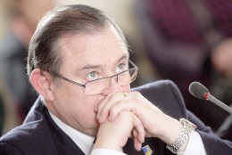Sierpe: “Las construcciones de los nuevos hospitales están sufriendo serios retrasos”