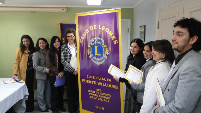 Puerto Williams: Club de Leones, Cruz del Sur de Punta Arenas, inaugura filial en la Capital Antártica
