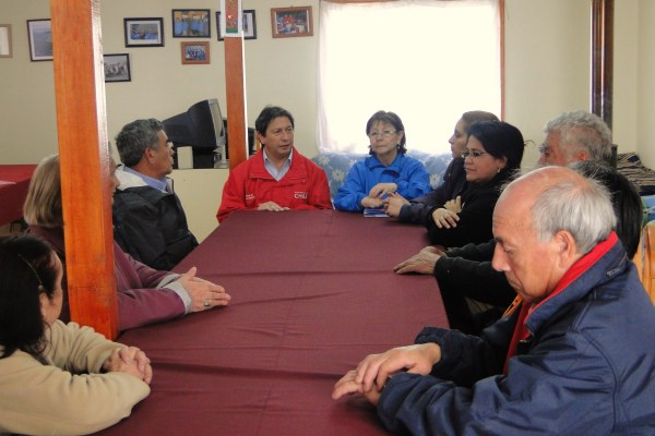 Adultos mayores de Antártica Chilena se capacitan en Nuevas Tecnologías de la Información y la Comunicación