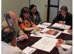 Gobernador de provincia Antártica se reúne con autoridades regionales de vivienda y urbanismo