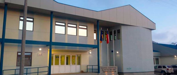 Capacitan a funcionarios del Hospital de Puerto Williams en manejo de equipamiento de nueva ambulancia