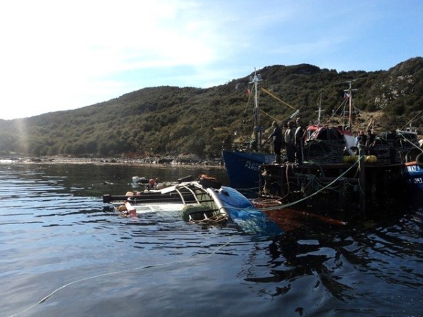 Embarcación pesquera naufragó en cercanías de Isla Picton