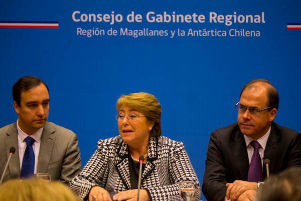 Michelle Bachelet ratifica millonaria inversión para Magallanes y Antártica Chilena