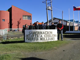 Con firma de dos convenios de colaboración concluyo visita del sector justicia a Puerto Williams
