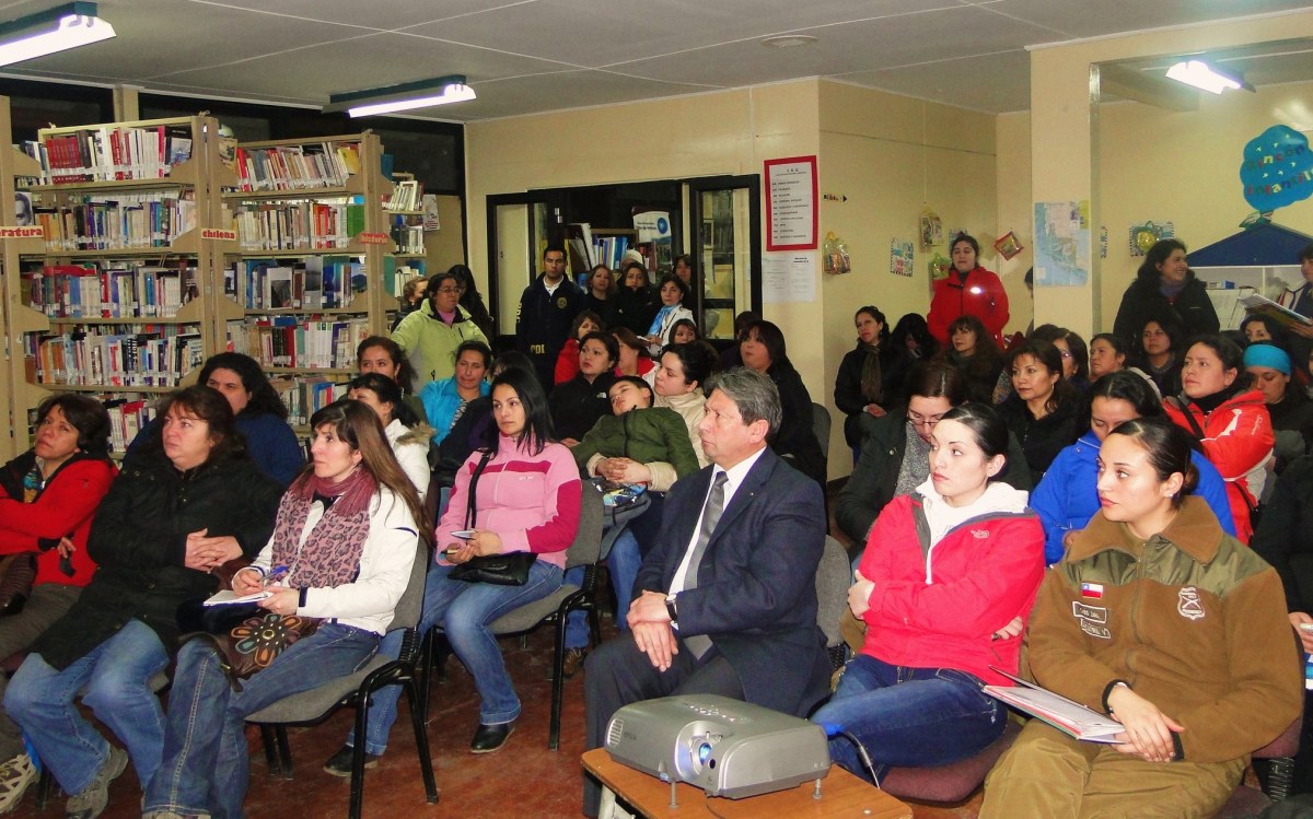 Mujeres de Puerto Williams recibirán capacitación en cocina regional, estética y servicios turísticos