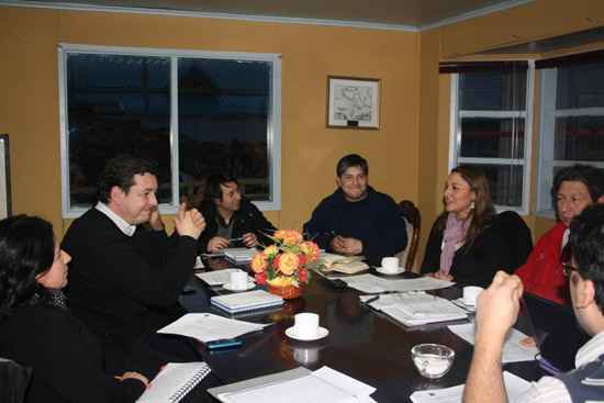 Directora de Sernatur anunció en terreno instalación de oficina de información turística en Puerto Williams.