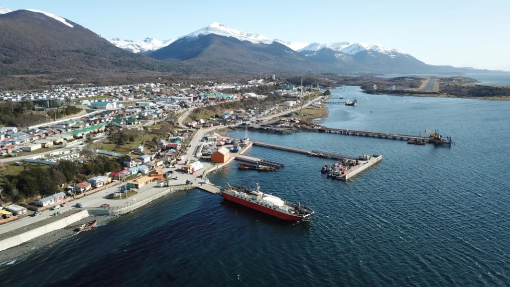 Puerto Williams avanza en autonomía energética tras aprobación de central generadora de Edelmag