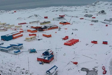 Territorio extremo ligado a Cabo de Hornos, donde bases, ciencia y presencia permanente reflejan el vínculo de Chile con la Antártica y su proyección austral.